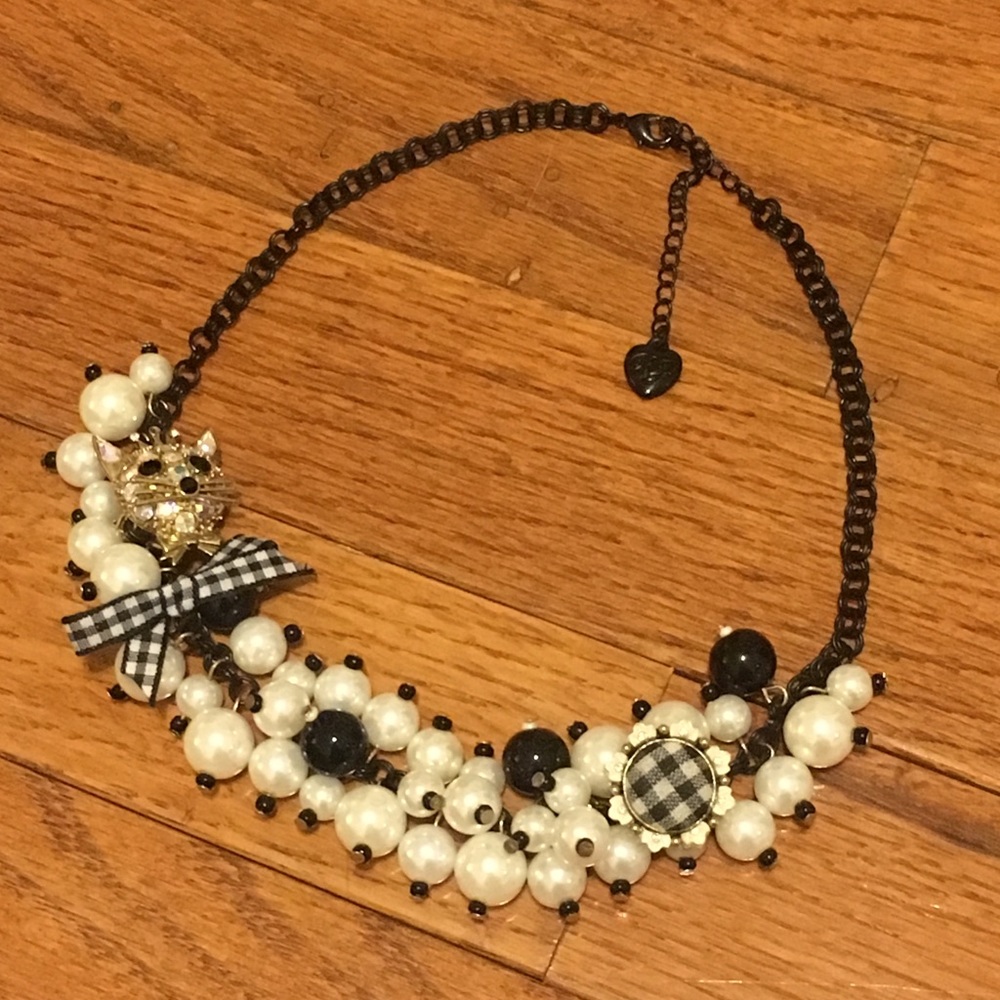 Betsy Johnson Kitty Cat Queen B&W Necklace